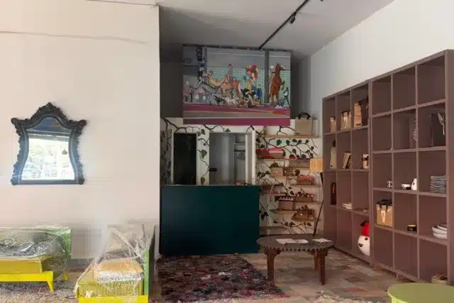 محل تجاري مجدد على زاوية للإيجار في مراكش - 3