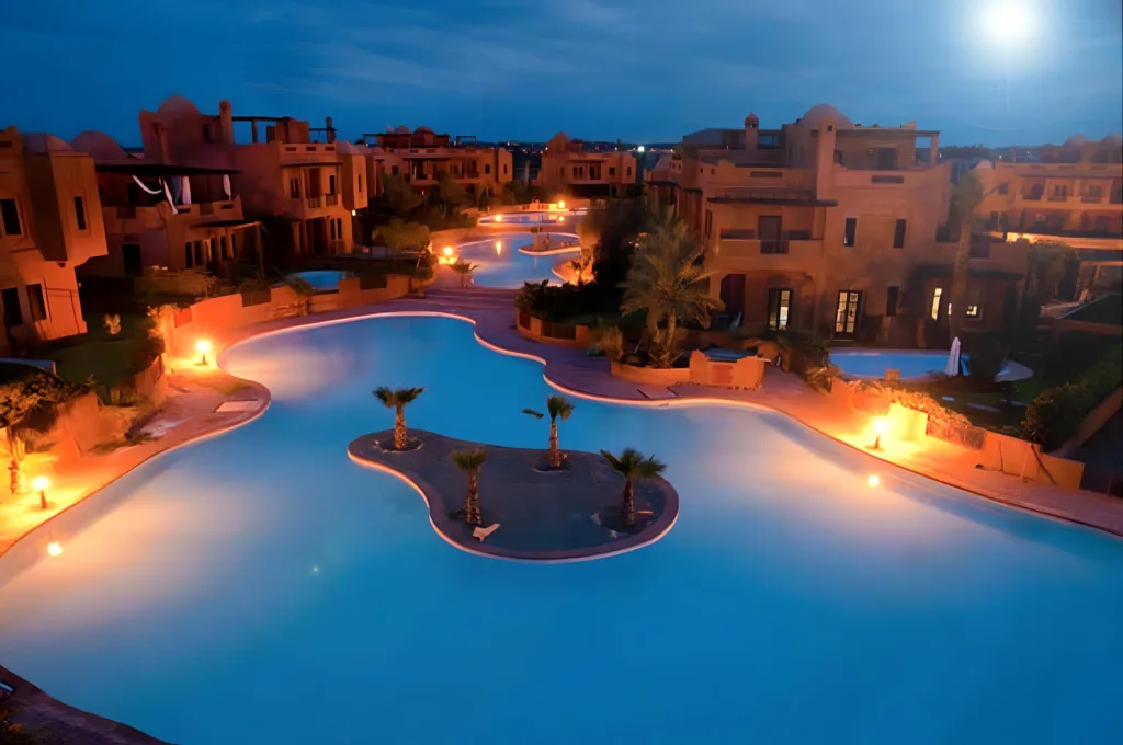 فيلا RiverPalm بثلاث غرف نوم ومسبح خاص وإطلالة على البحيرات